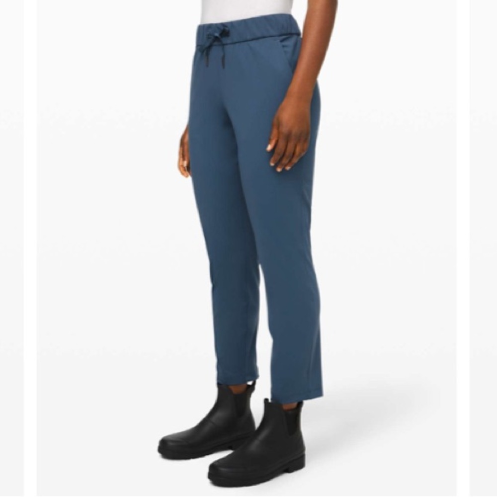 Lululemon On the Fly 7/8 Pant | women’s size 8 | color Code Blue